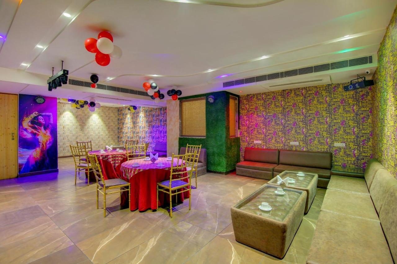 Townhouse Oak Hotel Dev Palace Delhi  Exterior foto