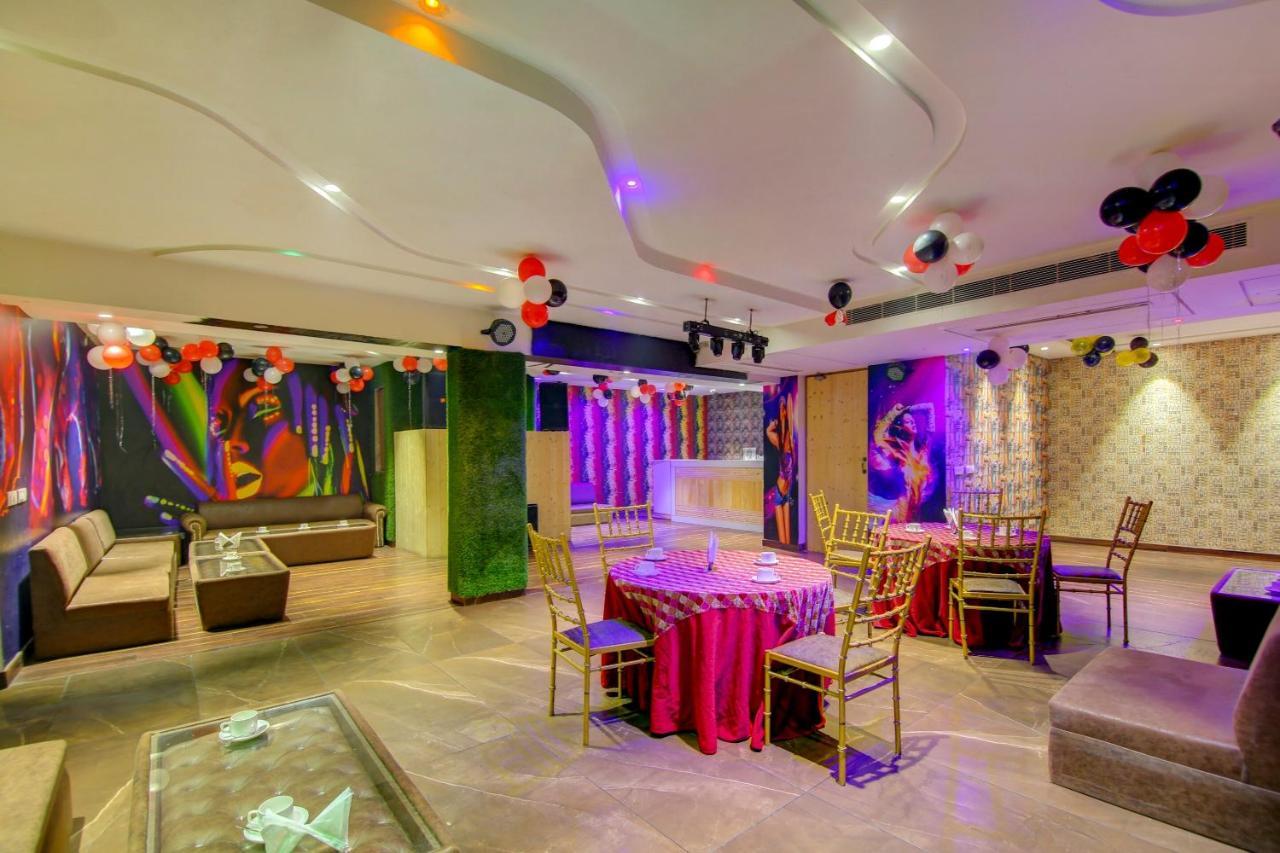 Townhouse Oak Hotel Dev Palace Delhi  Exterior foto